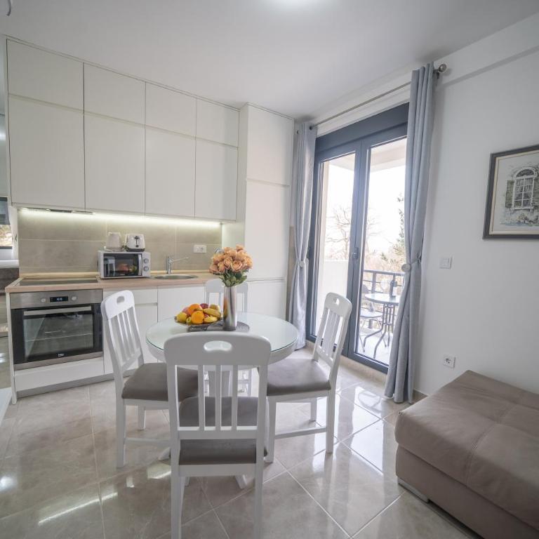 Apartment Adriana - One-Bedroom Apartment - 2