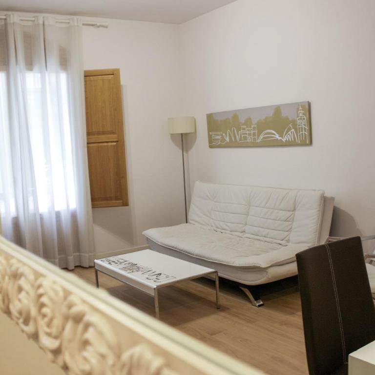 Edificio Palomar - PalomarGroup - Two-Bedroom Apartment with Balcony - 2