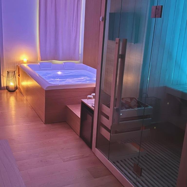Archè Design Rooms and Suites - Suite with Private Pool - 1