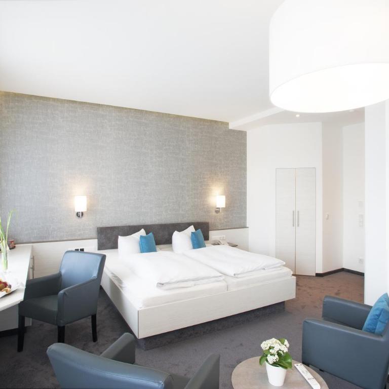 Ebner - Boutique-Hotel & Konditorei - Doppelzimmer mit Balkon - 2