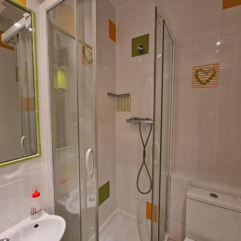 Pension Izar Bat Guesthouse - Self Check-in - Habitación Doble - 2 camas - 7
