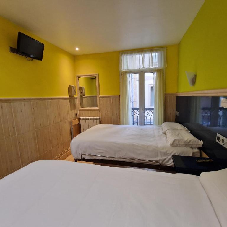 Pension Izar Bat Guesthouse - Self Check-in - Habitación Doble Estándar - 2 camas - 6