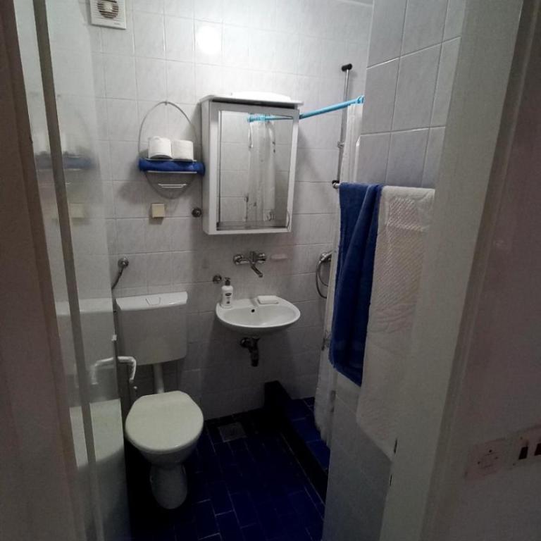 Apartments Dikan - Apartment with Balcony - 3