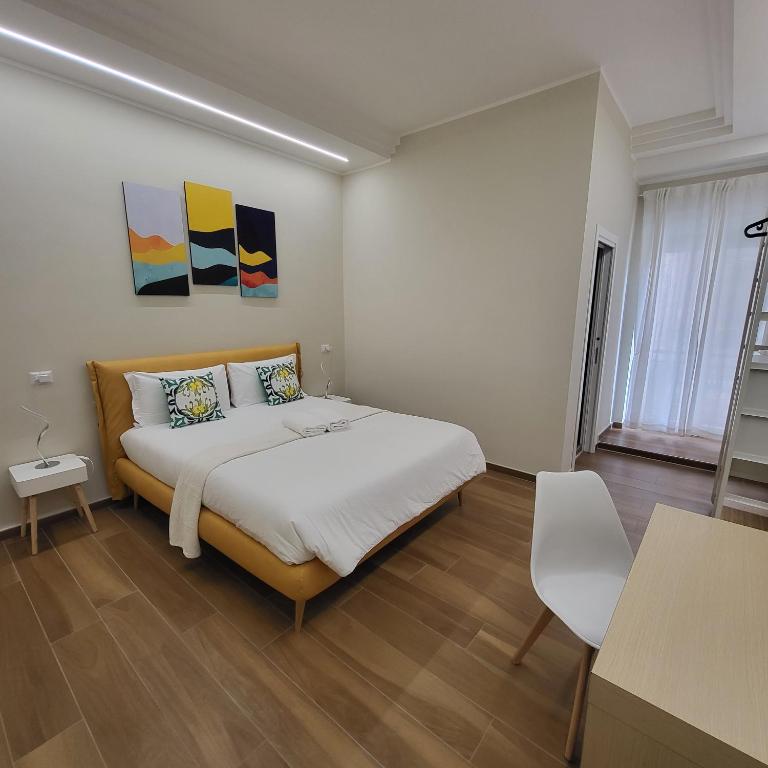 B&B Salerno Urban Suite 57 - Camera Matrimoniale con Balcone - 6