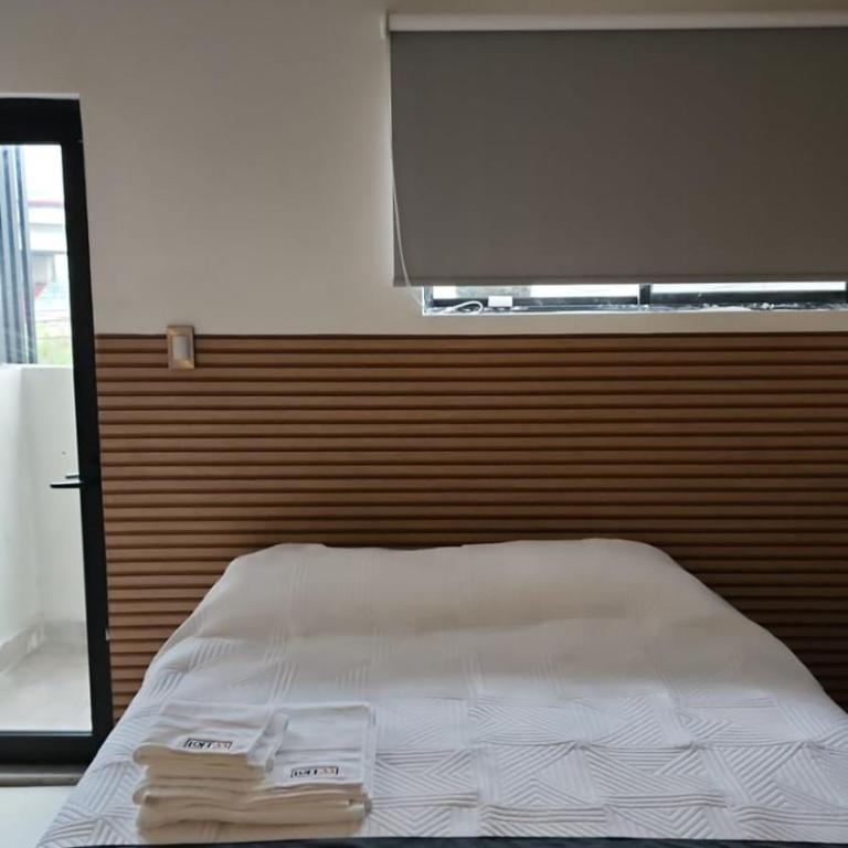 Loft 33 - Deluxe Room - 8
