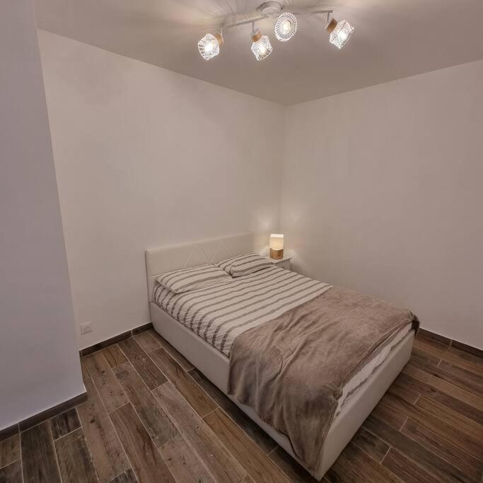 Appartement 3 pièces refait à neuf. Centre-ville. - Apartment mit 2 Schlafzimmern - 3