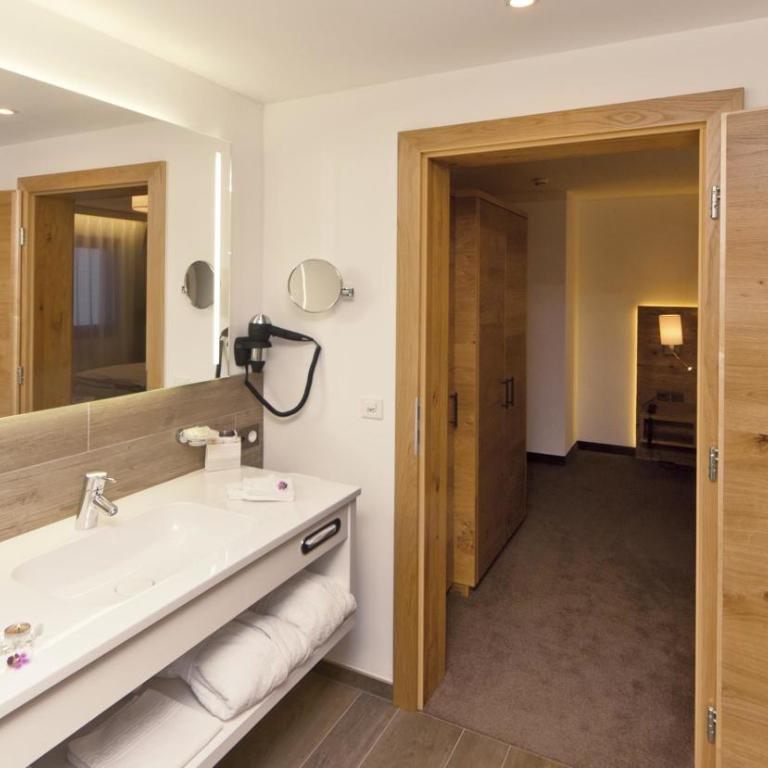 Waldpark Hotel Garni - Deluxe Apartment mit Stellplatz in der Garage - 1