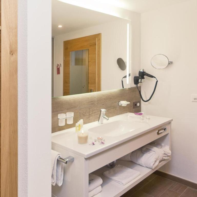 Waldpark Hotel Garni - Deluxe Apartment mit Stellplatz in der Garage - 8