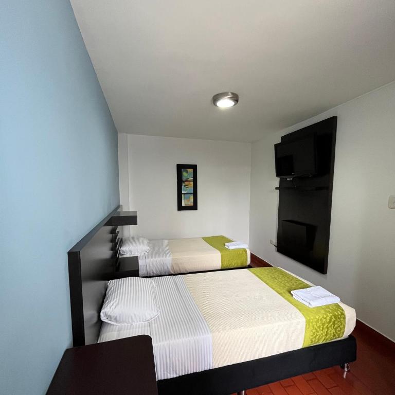 Hotel Tupinamba Neiva - Superior Quadruple Room - 2