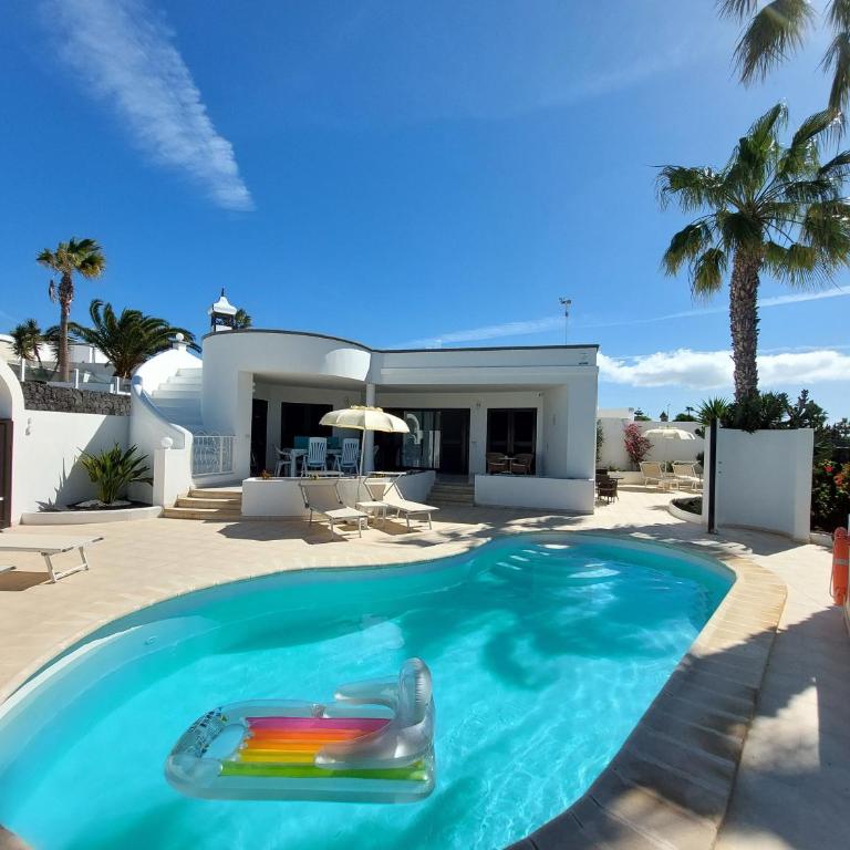 Sol y Luna - Heated pool - BBQ - car not essential - Three-Bedroom Villa - 1