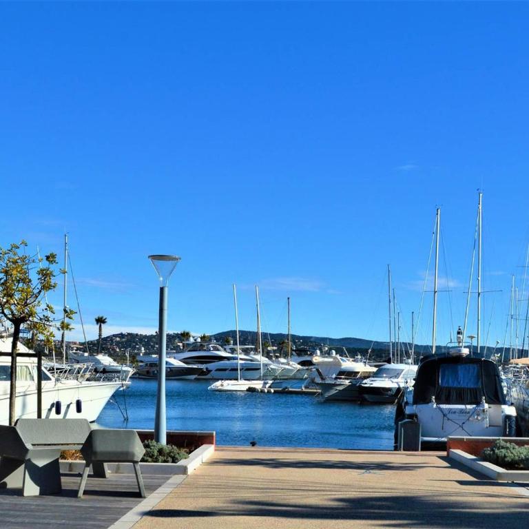 Appartement pour 4 pers. à Cavalaire avec climatisation et animaux acceptés - FR-1-226B-136 - Apartment - 4