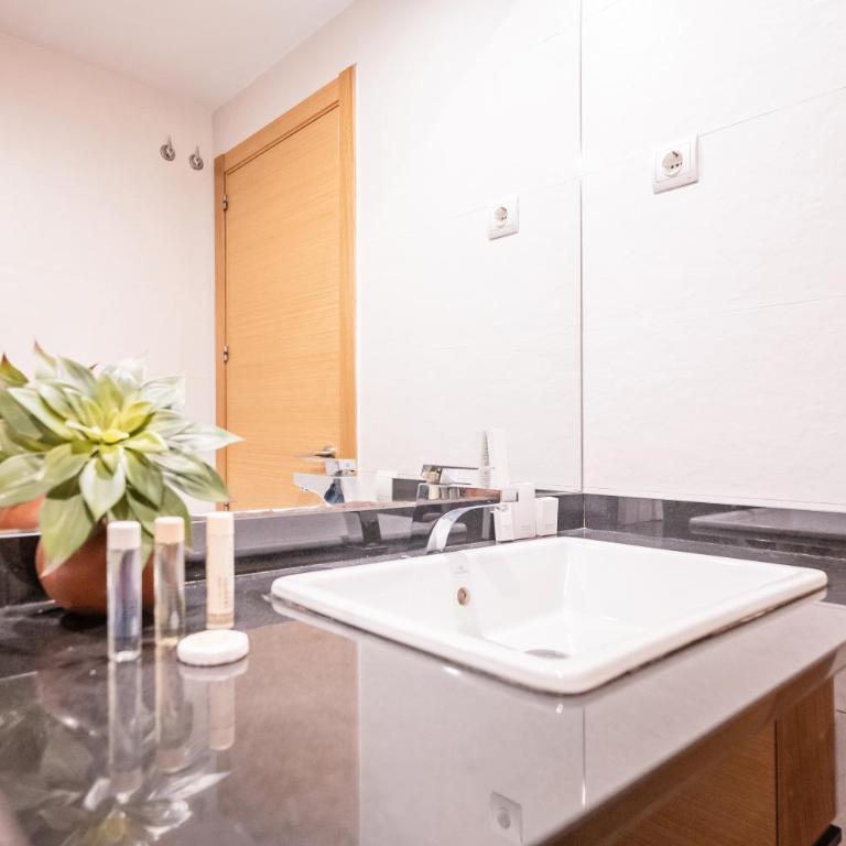 Sweett - Eixample Central - Two-Bedroom Apartment - 8