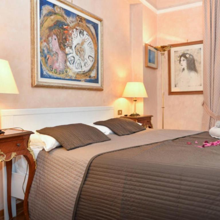 B&B Classy Rome - Camera Matrimoniale con Bagno in Comune - 1