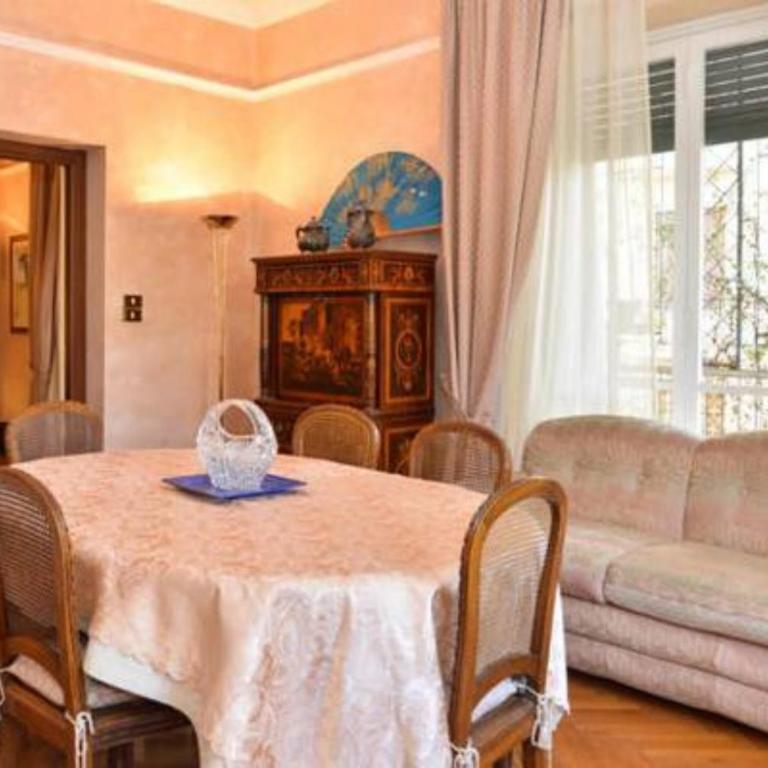 B&B Classy Rome - Camera Matrimoniale con Bagno in Comune - 8