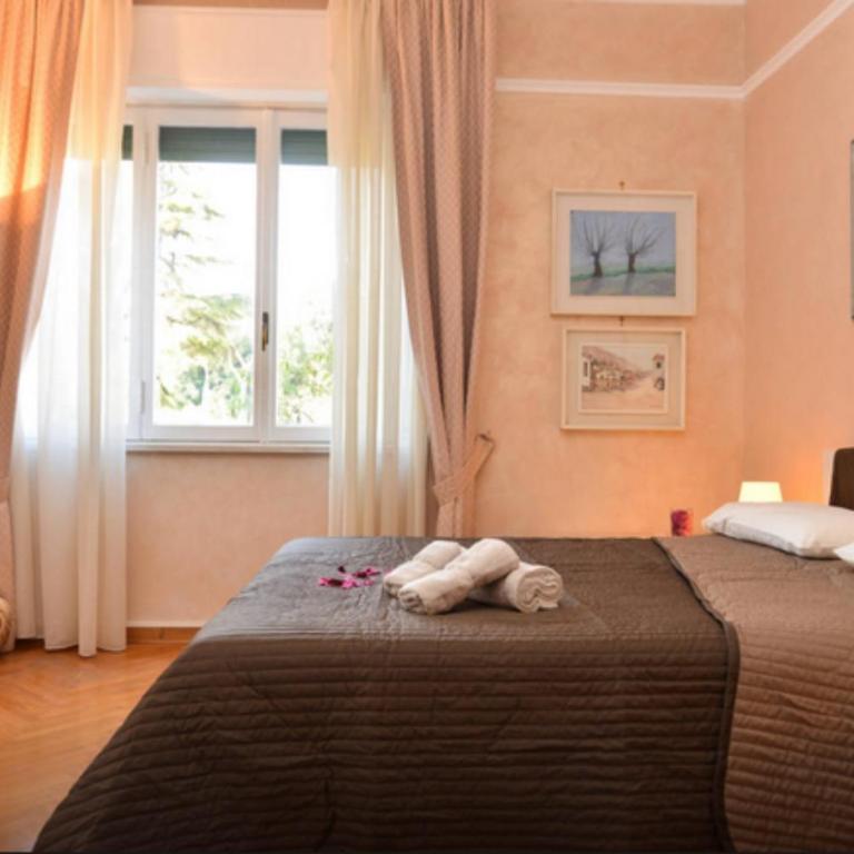 B&B Classy Rome - Camera Matrimoniale Piccola con Bagno in Comune - 4
