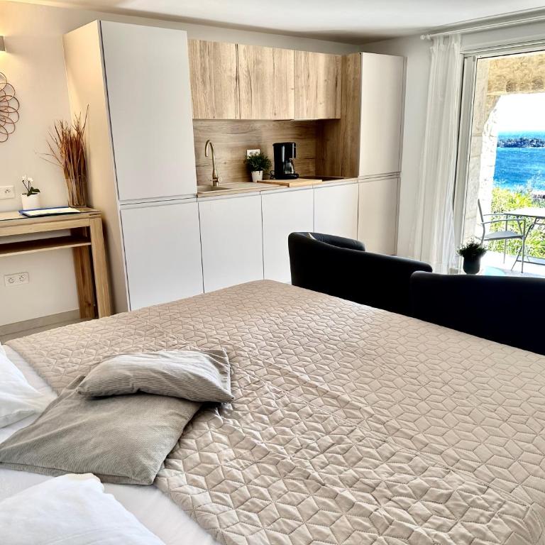 Villa Grand Baie - Studio "Olivier" with Sea View - 4