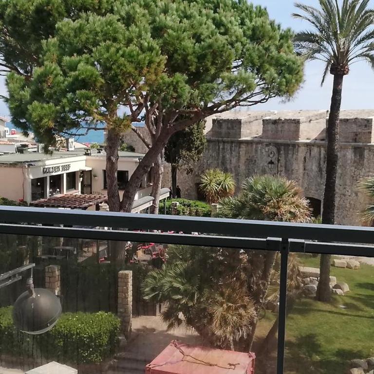 Vue mer et remparts. Entre vieille ville et plages - Two-Bedroom Apartment - 9