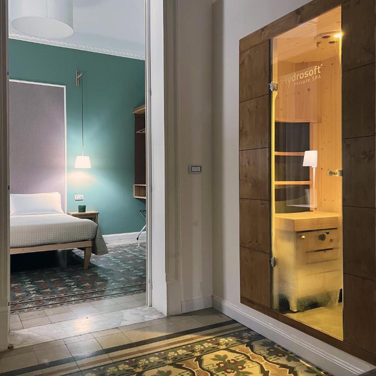 Bed in Spa - Suite with Spa Bath - 3