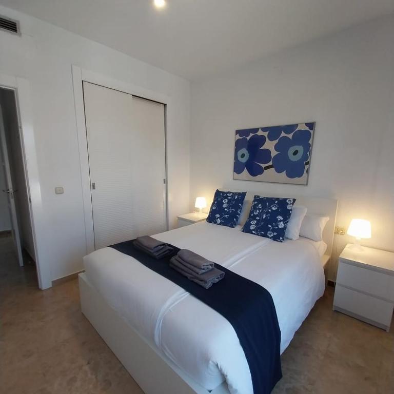 Albir Azul - Two-Bedroom Apartment with Balcony - 20
