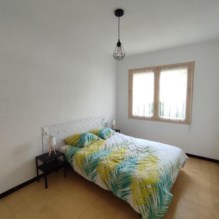 Rez de jardin lumineux à 100m de la mer - Two-Bedroom Apartment - 4