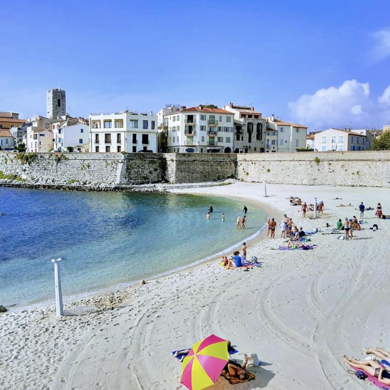 Vue mer et remparts. Entre vieille ville et plages - Two-Bedroom Apartment - 32