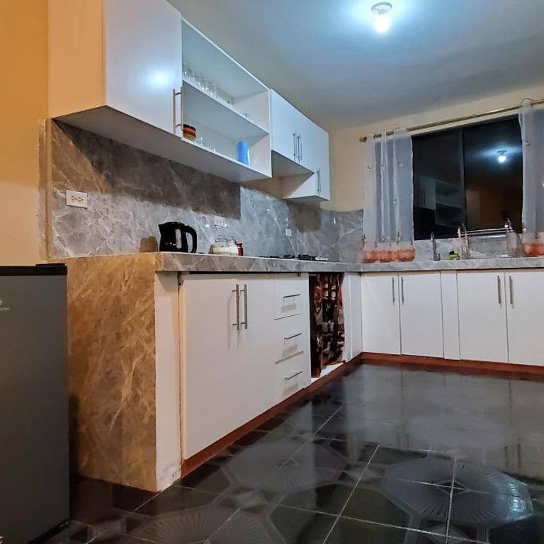 Departamento en Cuenca, 2 habitaciones y parqueo gratis - Apartamento de 2 dormitorios - 3