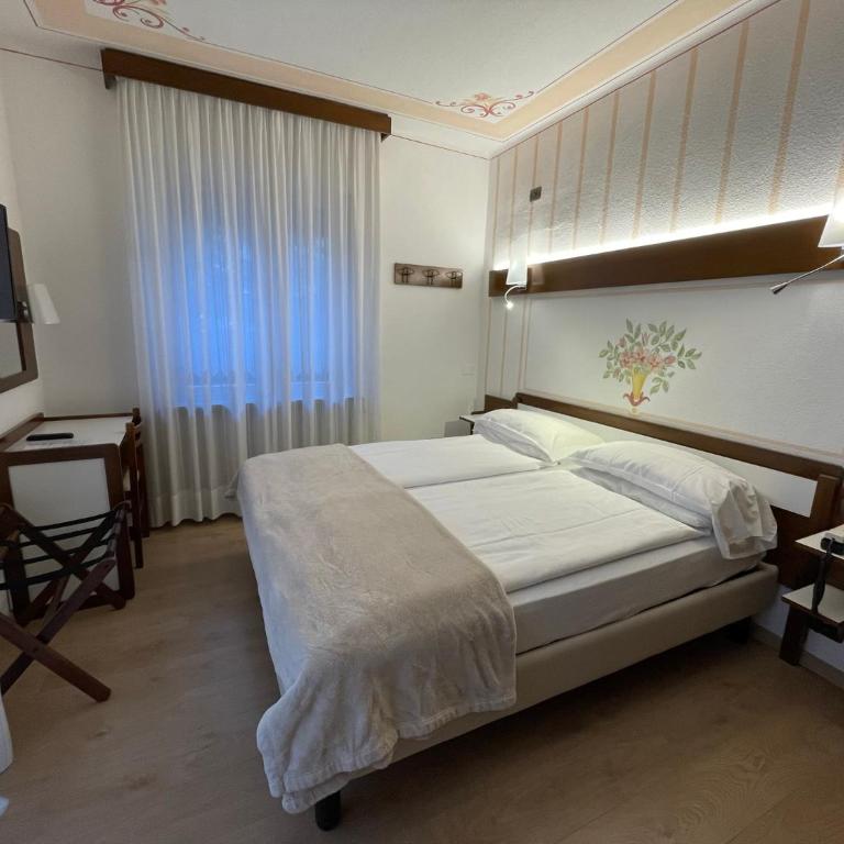 Hotel Miralago Wellness - Adults Only - Habitación Doble con balcón - 1