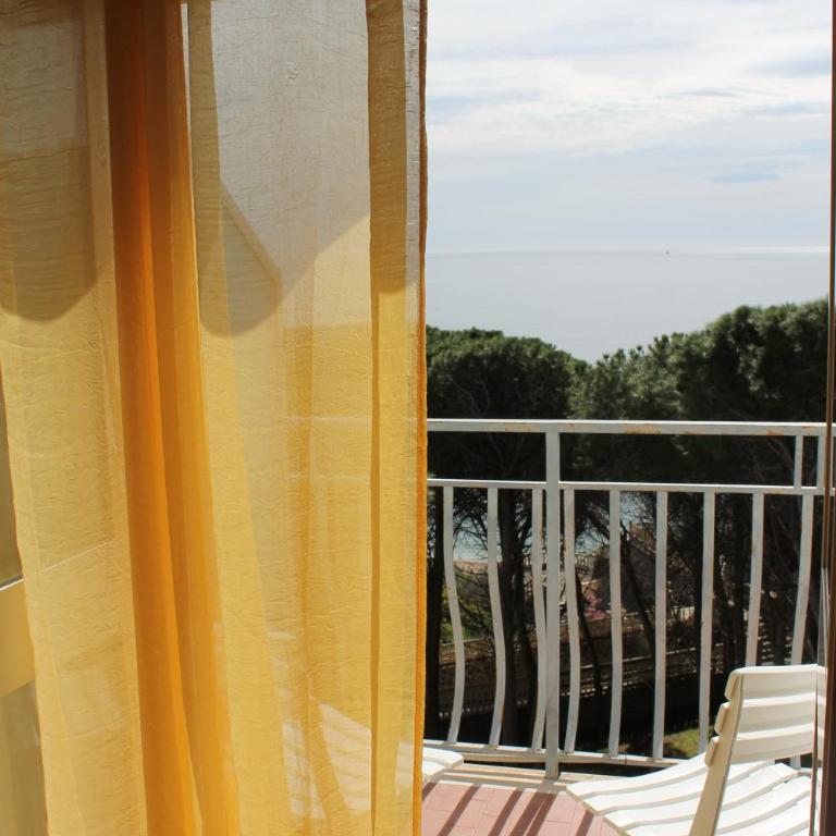 Piccolo Hotel Nuova gestione - Camera Matrimoniale con Vista Mare - 7