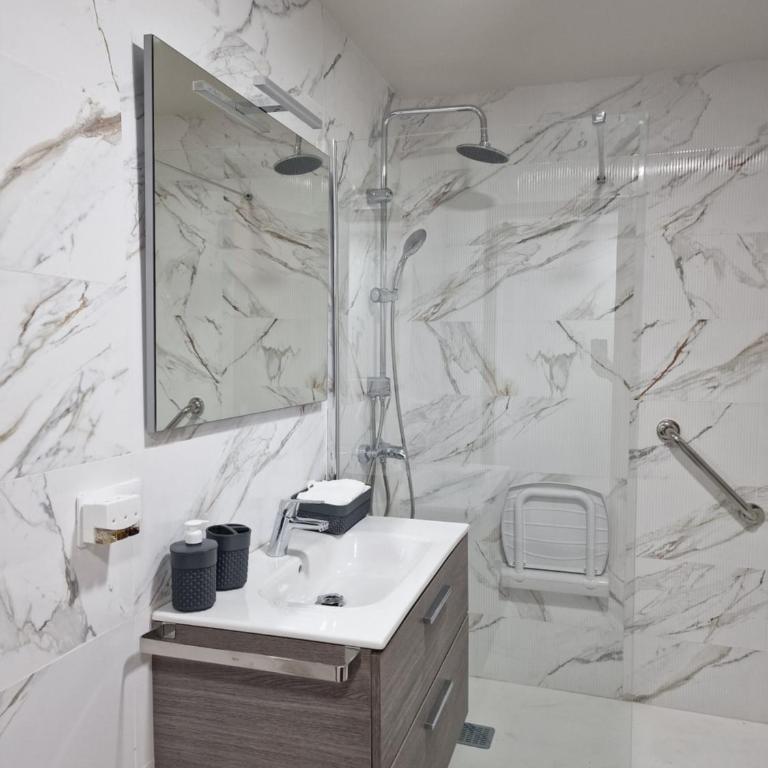 Miribel - One-Bedroom Apartment - 5