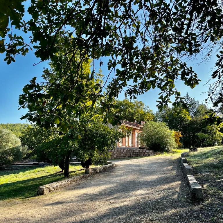 Natur & Jasmin Chambres d'hôtes naturistes en Provence - Chambre Double avec Salle de Bains Privative - 2