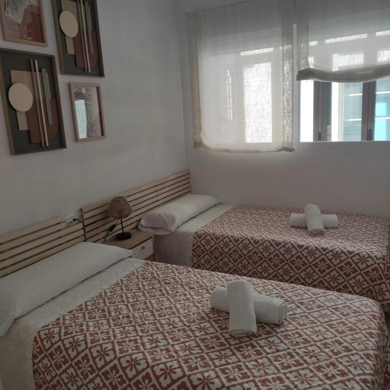 Alicante Beach and Center - Two-Bedroom Apartment - 30