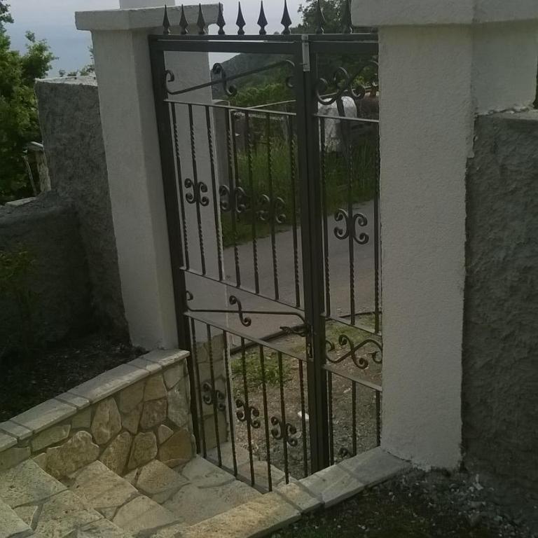 House Stijepovic - Four-Bedroom House - 3