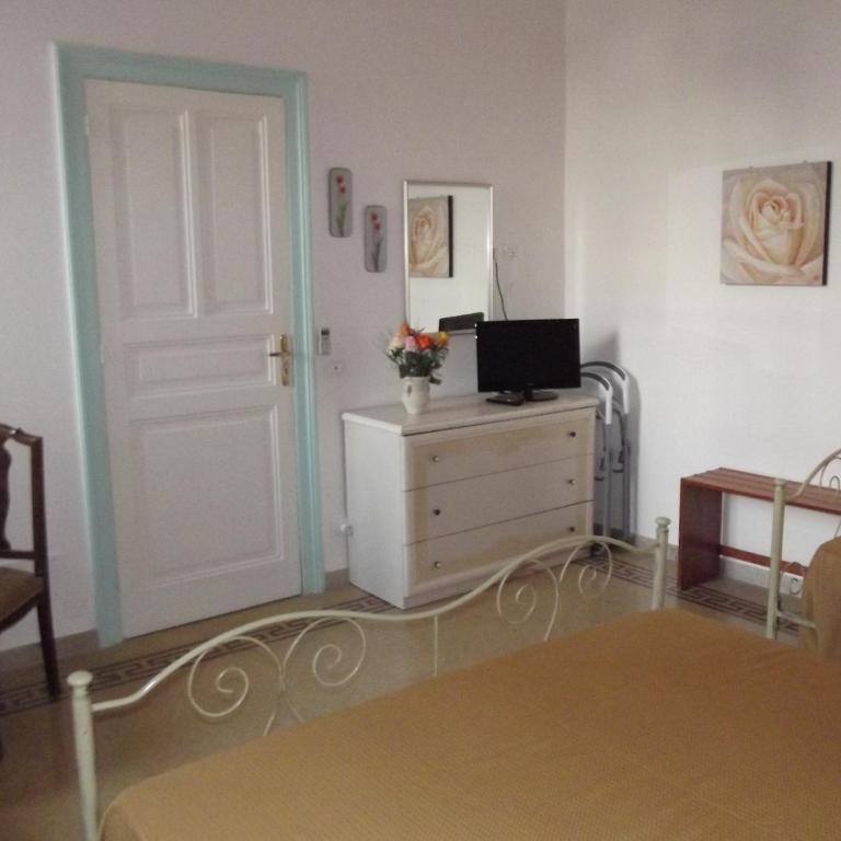 La Dimora Siciliana - Family Room with Private Bathroom - 12