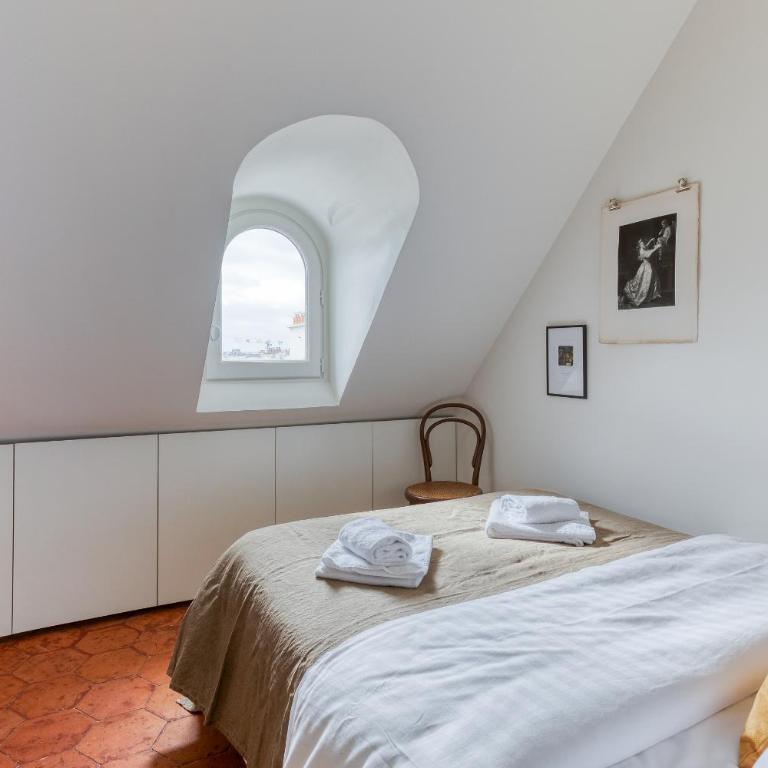 Studio Cocoon with View in the Heart of Paris 09 - Estudio - 3