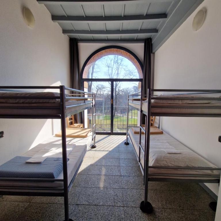 B&B e Ostello, Parco di Monza, CASCINA COSTA ALTA - Posto Letto in Dormitorio Misto con 4 Letti - 2