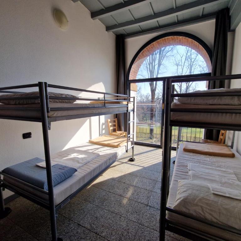 B&B e Ostello, Parco di Monza, CASCINA COSTA ALTA - Posto Letto in Dormitorio Misto con 4 Letti - 4
