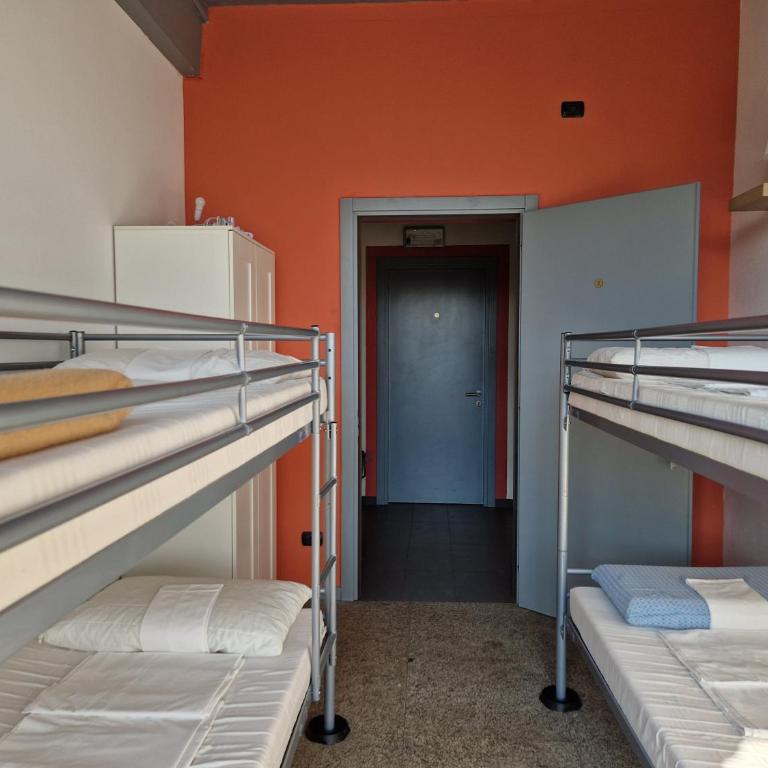 B&B e Ostello, Parco di Monza, CASCINA COSTA ALTA - Posto Letto in Dormitorio Misto con 4 Letti - 5