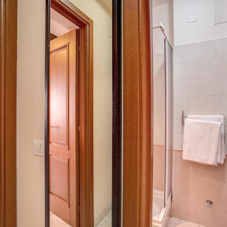 Hotel Mosaic - Twin Room with Private Bathroom - 5