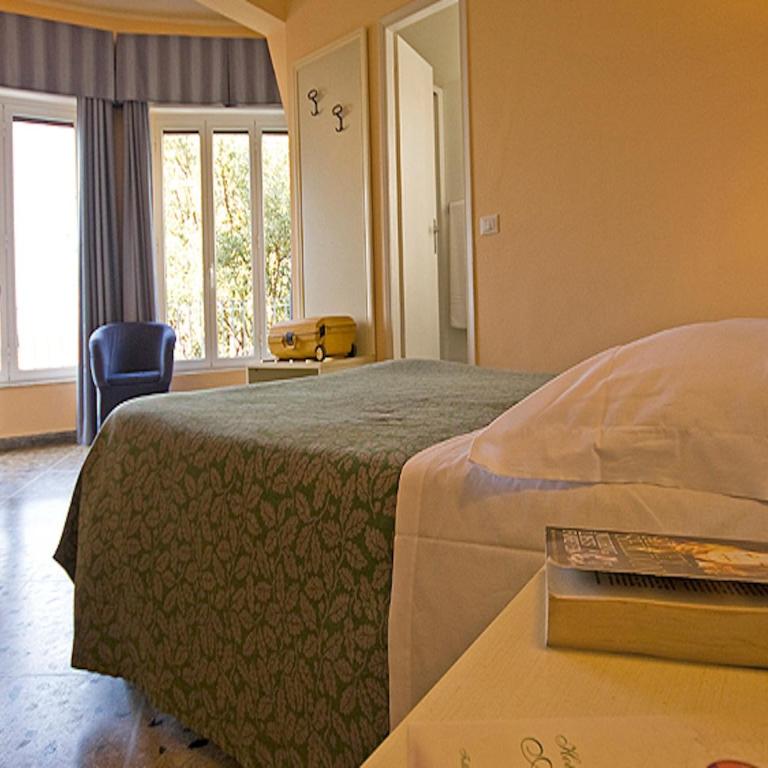 Hotel Ausonia - Camera Comfort Matrimoniale/Doppia con Letti Singoli - 4