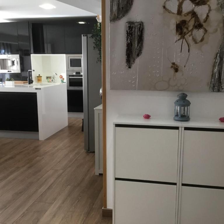 Gran piso alto LuzDiseño centrico con garaje - Apartamento de 2 dormitorios - 22