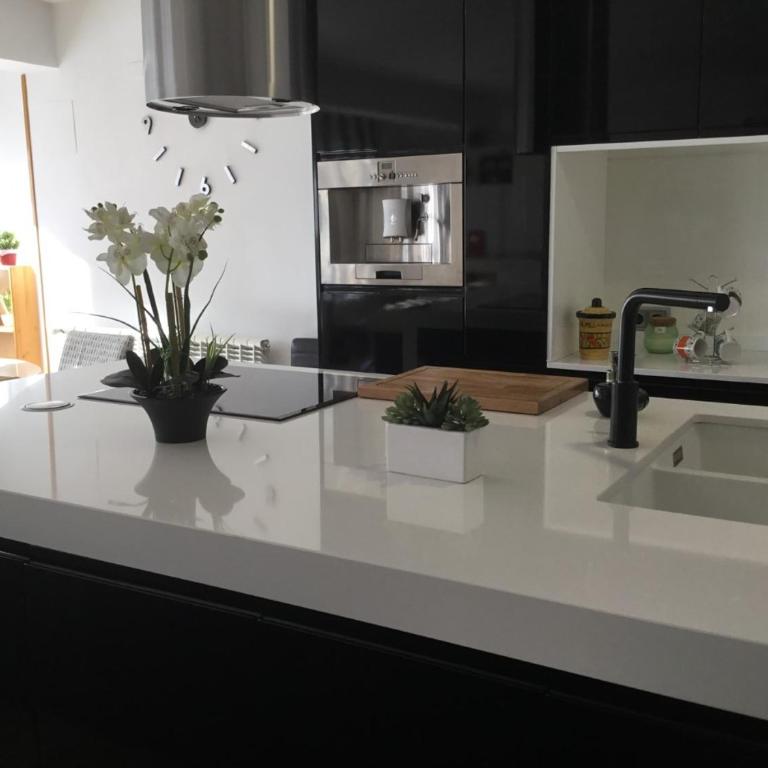 Gran piso alto LuzDiseño centrico con garaje - Apartamento de 2 dormitorios - 25