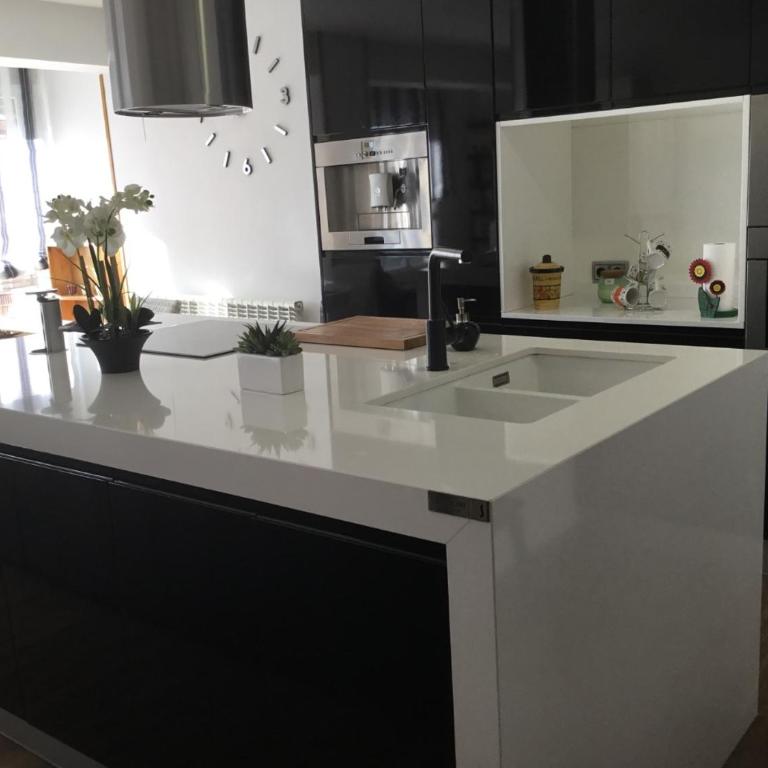 Gran piso alto LuzDiseño centrico con garaje - Apartamento de 2 dormitorios - 27