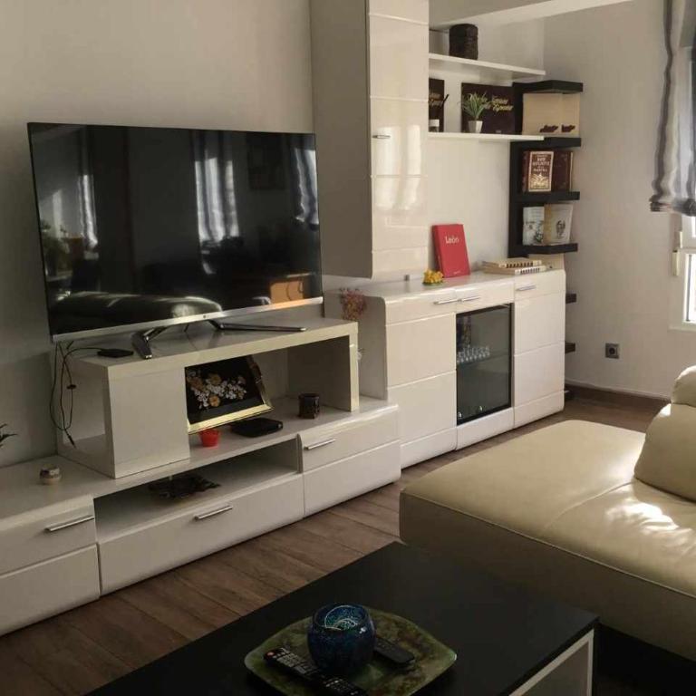 Gran piso alto LuzDiseño centrico con garaje - Apartamento de 2 dormitorios - 63