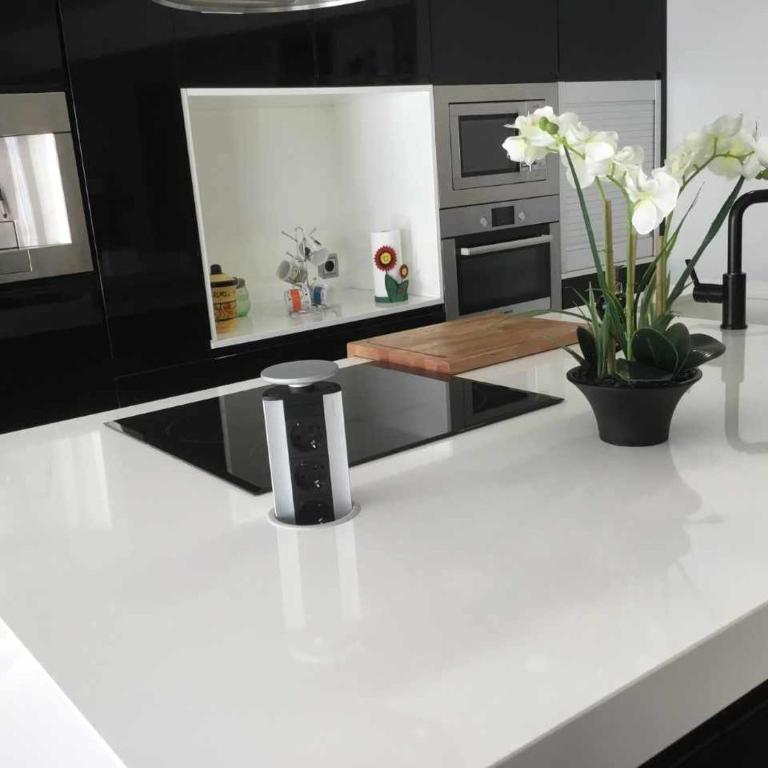 Gran piso alto LuzDiseño centrico con garaje - Apartamento de 2 dormitorios - 80