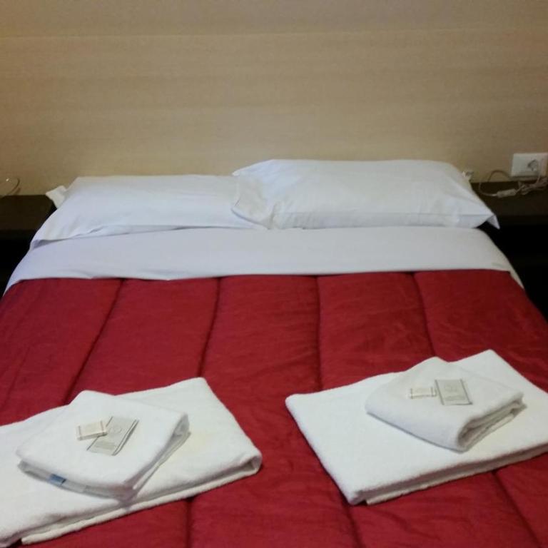Hotel Mosaic - Twin Room with Shared Bathroom - 1