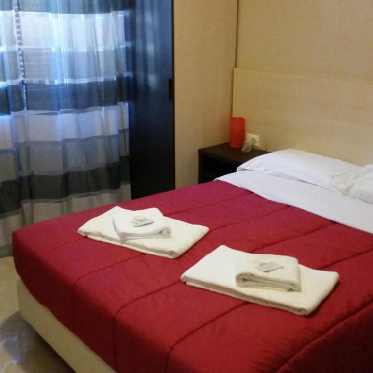 Hotel Mosaic - Twin Room with Shared Bathroom - 2