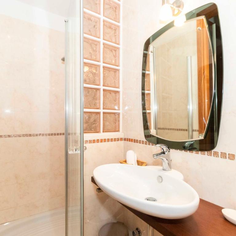 GuestHost - Piazza Statuto Comfy APT - with 2 Balconies - Two-Bedroom Apartment - 40