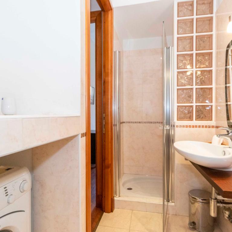 GuestHost - Piazza Statuto Comfy APT - with 2 Balconies - Two-Bedroom Apartment - 5