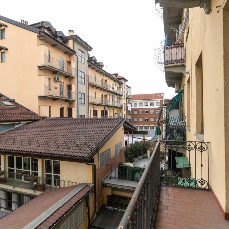 GuestHost - Piazza Statuto Comfy APT - with 2 Balconies - Two-Bedroom Apartment - 34