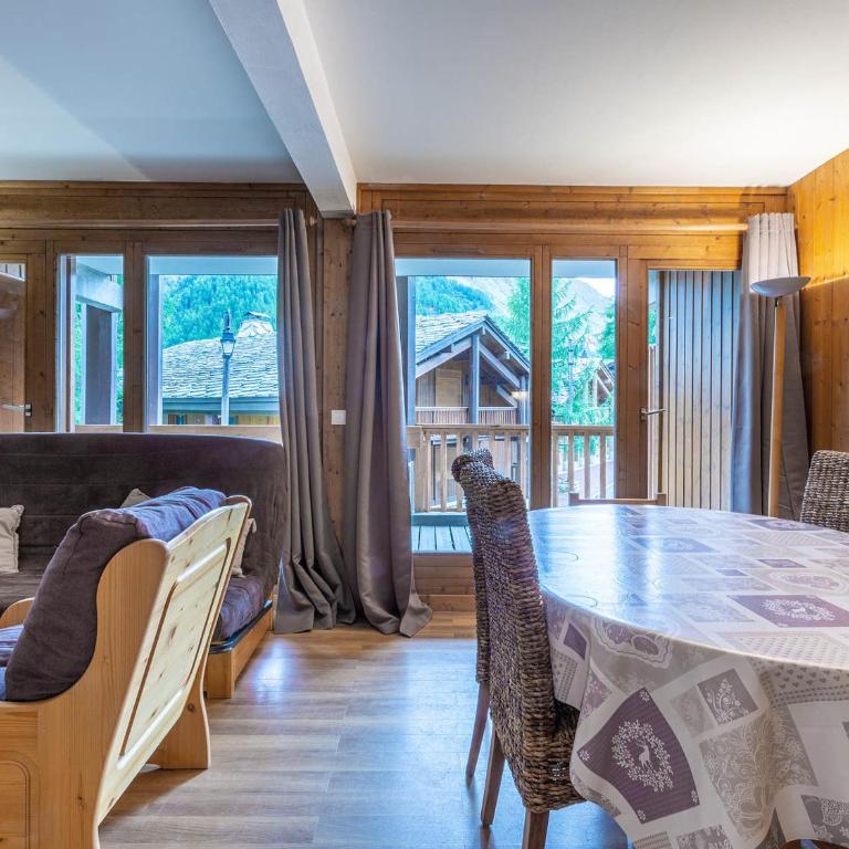 Spacieux appartement 3 pièces avec balcon, départ skis aux pieds, WIFI à Val-d'Isère - FR-1-694-103 - Appartement - 12